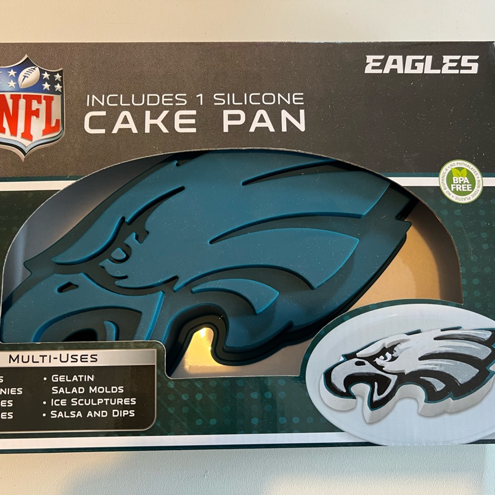 Eagles Green and White Silicone Cake Pan